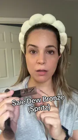 i think its bc Spritz has some red undertones that look more like a tan to me? thoughts? #saiedewbronze #saiespritz #liquidbronzer #creambronzer #saiebeauty #summermakeup @Saie 