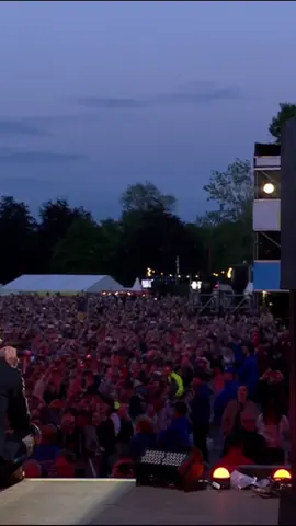 The energy was palpable as Coldplay delivered hit after hit at BBC Radio 1's Big Weekend! #coldplay #bbcradio1 #bbcradio1bigweekend #bbcradio1bigweekend2024 #coldplay2024 #coldplayluton #coldplayengland #coldplayparadise 