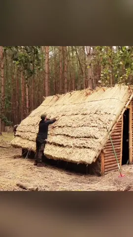 Build a thatched roof aboriginal House in just 2 minutes #betelhem #ideahouse #amazingconstruction #housetechnology #housedesign #building #betelhembushcraft #buildahouse #constructionworker #technology 