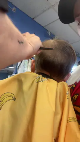 Feliz miercoles 🌸💗 hoy toco corte de cabello, nos andamos preparando sus fotos de primer cumpleaños 🥹💙  Happy Wednesday 🌸💗 today was haircut day, we are getting ready for his first birthday pictures! 🥹💙 #haircutday #wednesday #happywednesday #felizmiercoles #firstbirthday #primercumpleaños #MomsofTikTok #momsontiktok #ftm #step2car #pushcar #toddlerpushcar #smalltown #latinamomsoftiktok #morningvlog #cakesmashphotoshoot #boymom 
