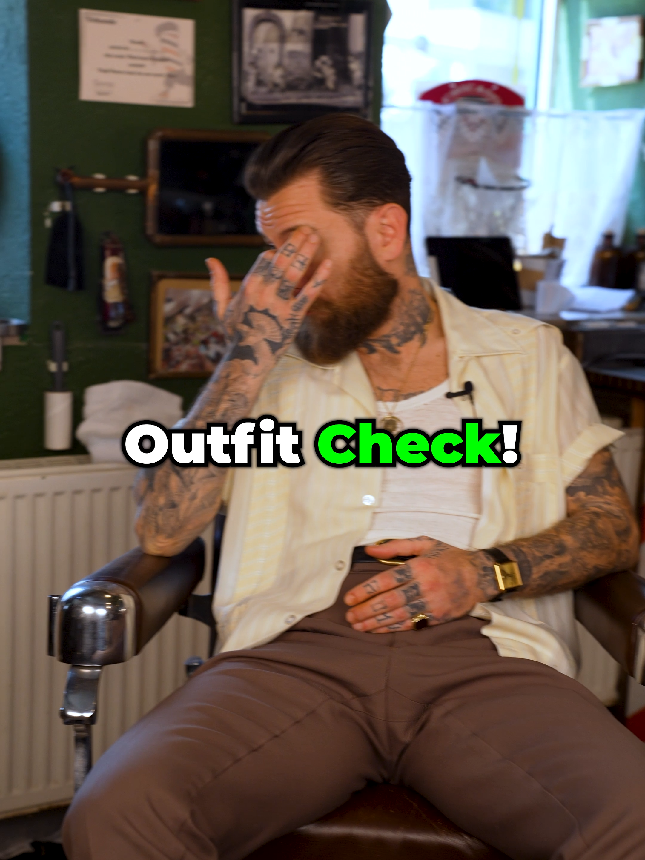 Was trägt Alex eigentlich so bei unseren Drehs? #mode #barbershop #barber #bart #rasur #rasierhobel #störtebekker #outfitcheck