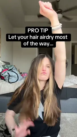 Raise your hand if you hate blowdryer your hair.  Did you know if you let your hair airdry (with your products) you can cut the blow dry process down?! Follow for more tips & tricks💗🫶🏻 #themoreyouknow #hairtutorial 