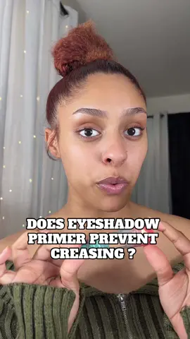 We saw professionals  using aquaphor as primer but can eyeshadow primer be used as well? 🧐  #makeuphacks #makeup #makeuptips #MakeupRoutine #eyeshadowprimer #makeuptransformation #easymakeup #foryoupage #xyzbca 