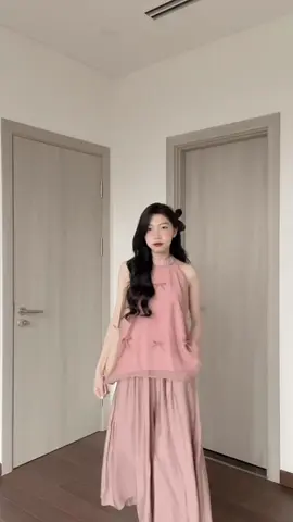 Yếm xinh xỉuuu giá siêu yêu 💓💓 có bán cả lẻ áo và tách set nha cả nhà oyy ❣️ #samhyewear #xuhuong #doxinh #Summer #thoitrangnu #setxinh 