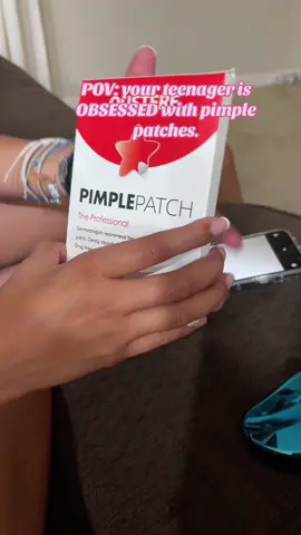 i dont undertand walking around with a star on your face, but i guess its what these teenagers do 🤷🏼‍♀️ #pimplepatch #tiktokshop #tiktokshopping #tiktokmademebuyit #pimplepatches 