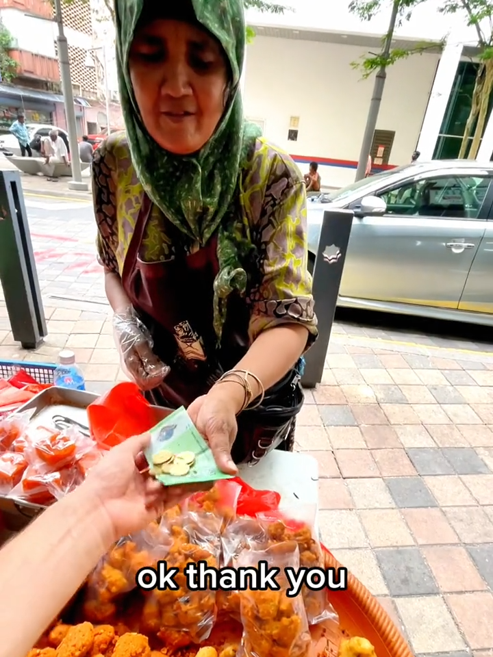 $0.40 spicy snack in Malaysia 🇲🇾 #malaysia #kualalumpur #streetfood #foodreview