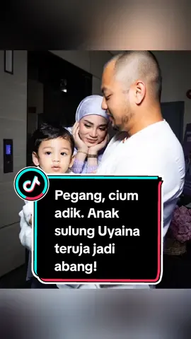 Seronok tengok reaksi Urhan pertama kali berjumpa dengan adiknya. Nampak yang dia sayang dan teruja dapat 'geng' untuk bermain nanti. Walaupun masih kecil tapi dah nampak anak sulung Uyaina dan Raja Syahiran ni akan menjadi abang yang terbaik untuk adiknya ❤️ Buat Uyaina, selamat berpantang!  #majalahpama #uyainaarshad #anakkedua #fypシ゚ 