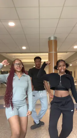I messed up in the beginning 😓 @JJ❤️ @👩🏼‍🦰  #fypage #fypツ #tiktoksouthafrica🇿🇦 #abroadlife #livingabroad #viral #dancechallenge #k1llcharly_ 