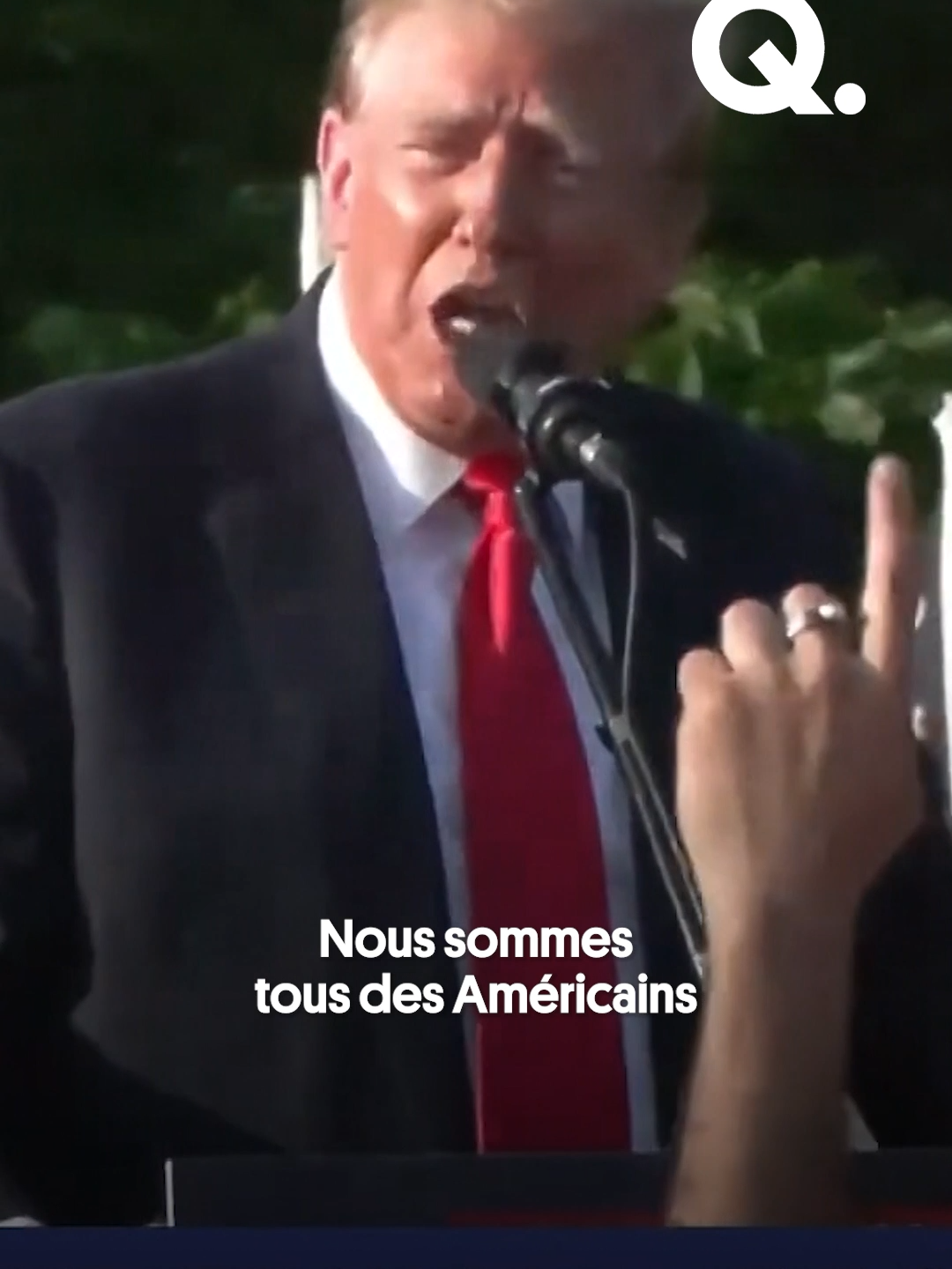 Donald Trump a tenule 23 mais dernier un rare meeting dans le Bronx, quartier défavorisé de New York où il espère séduire les électeurs hispaniques et afro-américains qui montrent quelques signes de faiblesse dans leur soutien à Joe Biden. Nous y étions 🇺🇸 #joebiden #trump #biden #donaldtrump #reportage #news #tiktoknews #tiktokusa #usa #sinformersurtiktok #election #vote #meeting #quotidien