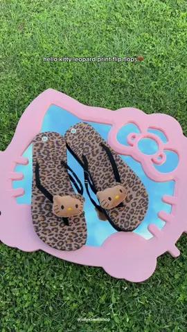 Love my new hellokitty flip flops😍#fyp #trending #hellokitty #sanrio #sanriocore #foryou #hellokittygirl #hellokittylover #hellokittycheck #hellokitty😻 #sanriogirl #hellokittycore #flipflops 