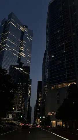 POV: 8pm Downtown Houston ♡ ‎  ‎ ‎  ‎ #fypage #fypシ゚viral #viral #downtownhouston #downtowngirlaesthetic #downtownvibes #downtownviews #houstondowntown #summervibes #nightdrive #nightdrives 