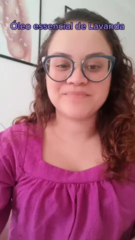 Óleo essencial de Lavanda francesa Óleo do equilíbrio da razão e emoção Você sabia que temos mais de um tipo de Lavanda? Promove conforto ao coração, a perdoar a nós mesmos e ao outros. Reduz cortisol, tranquiliza e relaxa a mente e o corpo. Muito útil amenizando crises de ansiedade e depressão e a combater a insônia. No âmbito físico é tem propriedade analgésica de dores leves, inclusive dores de cabeça relacionada a estresse e tensão. Combate infecções , é bactericida e útil para quem tem candidíase de repetição.  Também pode ser utilizado em doenças respiratórias, principalmente para quem tem asma e as crianças, tem potencial expectorante e ameniza tosse. Diminui pressão arterial. Cicatrizante da pele, tanto feridas, quanto picadas de insetos ou queimaduras. 🚨 Não há contraindicações, porém, é necessário atenção em gestantes no primeiro trimestre. E aí, o que achou desse óleo essencial? #aromaterapia #oleosessenciais #lavanda #fyp 