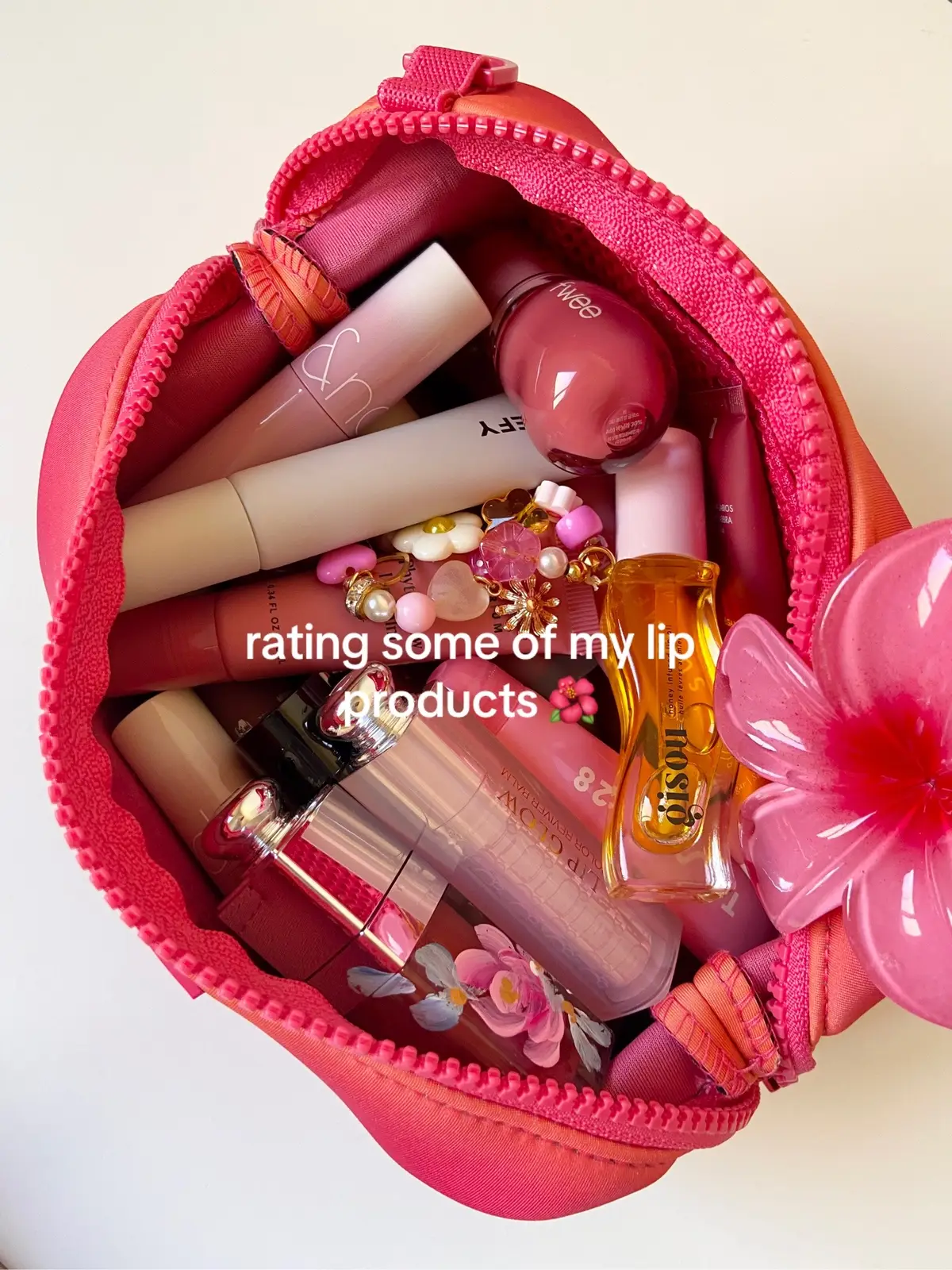 Rating my lippies 💄 a girl can never have too many ✨ #lipgloss#lipbalm#lipoil#lipglosspoppin#summerfridays#summerfridayslipbalm#lipbalmaddict#kbeauty#makeupreviews#sephora#affordablemakeup#musthaveproducts#lipproducts#lipoil  @Colorgram global @elfcosmetics @Charlotte Tilbury @Summer Fridays @LAWLESS Beauty 