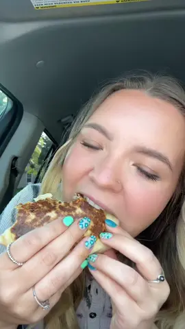 What did yall have for dinner? #eatwithkayla #tacobellxcheezit #notalkinjustmunchin #asmrmukbang #tacobellmukbang #cheezitcrunchwrap @Cheez-It 