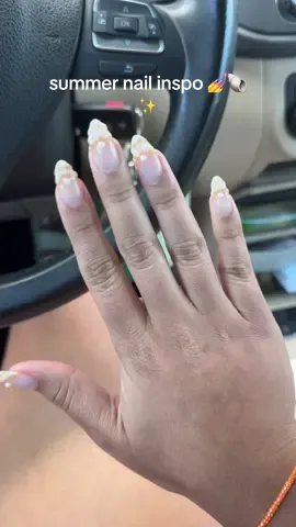 dont come for my transition🫣🫣 but still not over my nails hehe 🐚✨💅 #nailinspo #summernails 
