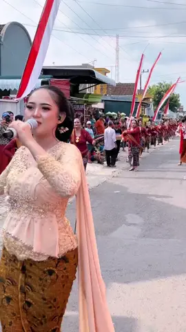 goyang lagi yuk bersih desa arjowilangun kalipare kabupaten malang#cundamani #silvikumalasari #bersihdesaarjowilangun #sruputkopine #monggongopiriyen☕👈👍 #goyangyukkkk👍👍💃💃 #goyangyukkkk👍👍💃💃 #goyangyukkkk👍👍💃💃 