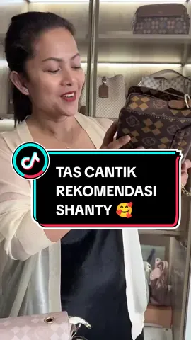 REKOMENDASI TAS PESTA SHANTY DI CHINA DETAIL PRODUK Jenis tali : Tali bisa diatur, Gagang atas, rantai Tipe pengencang : Ritsleting,tali/renda,penutup magnetis Warna : 2pilihan warna   FREE ONGKIR* ✅ BISA COD ✅ HARGA MURAH MERIAH ✅ BISA DI PAKAI MENGGUNAKAN OUTFIT APAPUN ✅ NYAMAN DI PAKAI ✅ *(free ongkir Jabodetabek, luar Jabodetabek min pembelanjaan 90k)  Cocok untuk pergi jalan jalan, terlihat modis dan lebih angggun ketika menggunakan nya  ‼️JADI TUNGGU APALAGI BURUAN ORDER SEBELUM KEHABISAN‼️  #shantyditiktok #jakarta #indonesia #china #shantydichina #tas