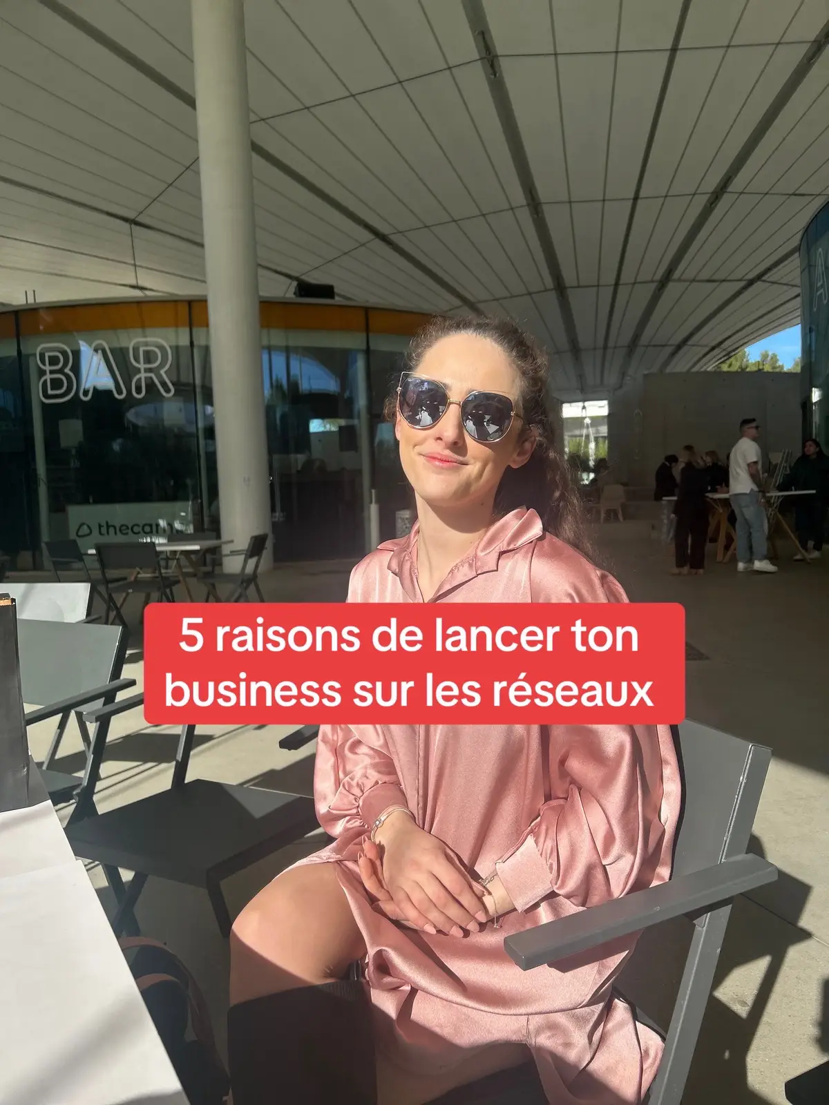 Je m'appelle Alizée, avant de démarrer ce business, j'étais responsable dans le commerce. J'ai décidé de me lancer parce que je voulais un métier qui suivent mes conditions, sans pression extérieure & qui me permettent de travailler à l'autre bout du monde si je veux. Clique dans mon lien en bio si tu es curieuse ou commente LIBRE #entreprendre #jobenligne #businessenligne #business2024 #marketingrelationnel