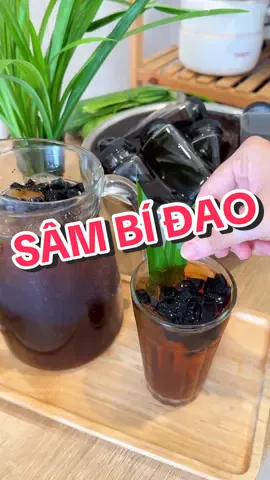Nấu sâm bí đao giải nhiệt ngày hè nè mấy bà ơi 🥰 Dễ nấu, ngon mà rẻ nữa #mcv #ancungtiktok #LearnOnTikTok #sieudaubep #muataitiktok #sambidao #huyenmenaumean #onici #bepcuameonici  