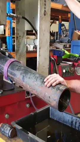 Cylinder Disassembly And Repair For D8 Dozer Machining And Welding Part (3) #CuttingEdgeEngineering #cuting #engineeringtest #Cylinder #Disassembly #D8Dozer #Dozer #Repair #Machining #Welding #fy #foryoupge #longervideos
