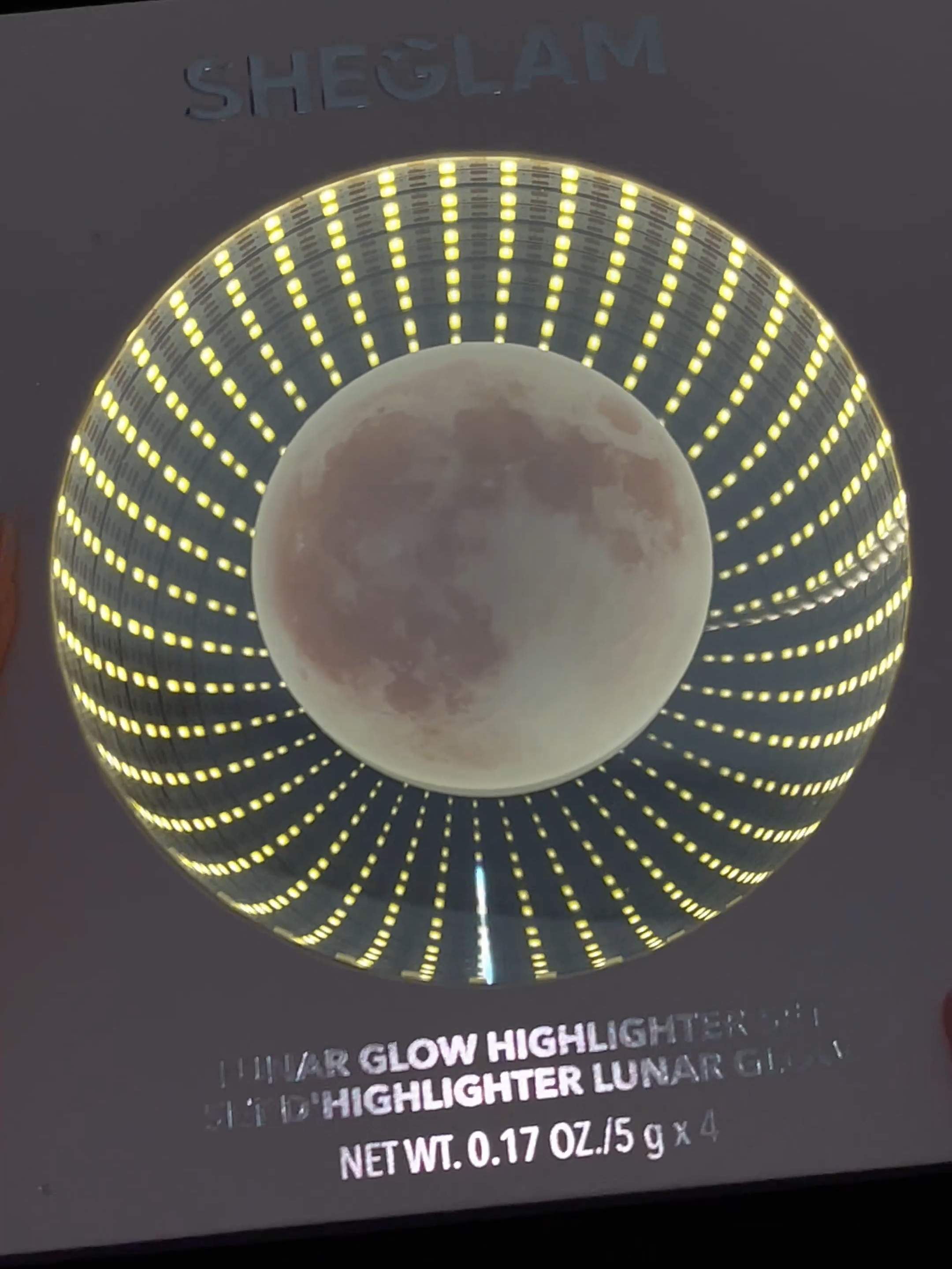 There's another suprise when you do unboxing of our Lunar Glow Highlighter set...✨💡👀  #SHEGLAMlunarglow #sheglam #sheglammusthaves #highlighter #highlights #✨ #unboxing