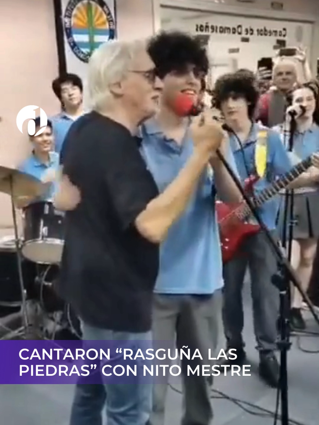 🎤 Nito Mestre cantó 