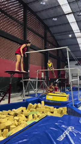 A futura geração de ginastas ta vindo forte 💪🏼 #ginastica #ginasta #ginastas #ginasticaartistica #ginástica #gymnast #gymnastics #gymnasts #ginasticaolimpica #flaginástica #artisticgymnastics  #gymnasticschallenge #gymnasticstiktok #kidsgymnastic #flamengo #flamenguista 
