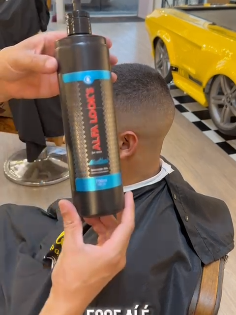 Fala barbeiros e barbeiras! @leleflashpower aqui pra deixar aquela dica de ouro sobre formas de uso do Shaving Gel Alfa Look's que talvez você ainda não utilize... Acesse www.alfalooksstore.com.br e conheça toda a linha Alfa Look's! #barbeiros #dicasparabarbeiros #produtosparabarba