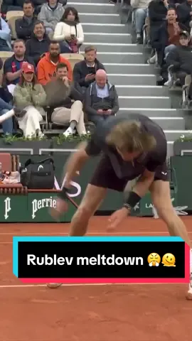 It was an afternoon to forget for Andrey Rublev at Roland-Garros 😬💥 #tennis #atp #rublev #rolandgarros #frenchopen
