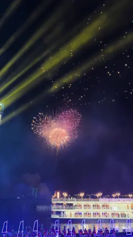 màn bắn pháo hoa và biểu diễn drone đêm khai mạc Lễ Hội Sông Nước TP HCM lần 2...ngồi xem mà mê xỉu mn ơi 😍  #LễhộiSôngnướcTPHCM2024 #HoChiMinhcityRiverFestival2024 #VibrantHoChiMinhCity #WelcometoHoChiMinhcity #ngocchau #tiktokgiaitri