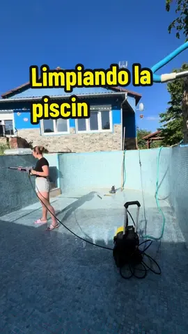 Creo que ya puedo ver el final de ✨LIMPIANDO LA PISCINA✨ #limpiandolapiscina 
