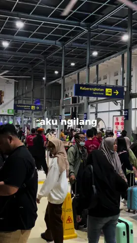 Apa yg di inget kalo ke St Pasar Senen? #keretaapiindonesia #stasiunpasarsenen 