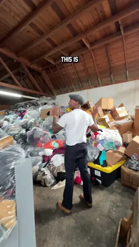 its hard to do the right thing, but we do it anyway 🗑️♻️👕  📍905 Mateo St, Los Angeles, CA #upcycle #repurpose #recycle #repurposedfashion #upcycledfashion 