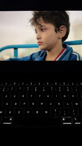 Zain a été privé d’une belle enfance, la vie l’a forcé à grandir trop vite❤️‍🩹.     #capharnaüm #netflix #pourtoi #foryou 