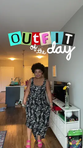 OOTD 🤩👗🖤💕 • • Does anyone else have clothes or accessories from when you were younger that you hold on to? 😅 • • #OOTD #outfitoftheday #kailatheangel #springfashion #outfitforwork #naturalhair #outfitinspo #workoutfit 