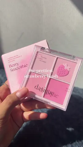 the prettiest pink blush in my opinion 🍓💖 @dasique mood blending cheek- Berry Smoothie  #pink #pinkaesthetic #pinkblush #strawberry #strawberryblush #cooltone #pinkmakeup #berrysmoothie #dasique #dasiqueblush #blusher #cheek #blendingmoodcheek #fyp #beauty #kbeauty #foryou #viral #palepink #babypink #strawberrypink 