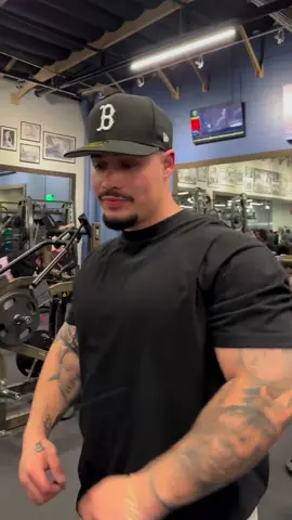 Big Backs  #backworkout #big #chicano #gym #workoutmotivation #viraltiktok 