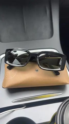 My favorite sunglasses 😍#rayban#kiliane#unisexsunglases 