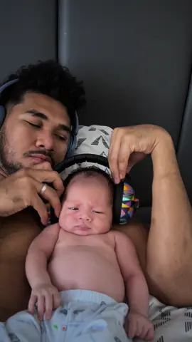 I want to relax, daddy please tell them not to be noisy outside 👶🏼🎧😍😅❤️‍🩹