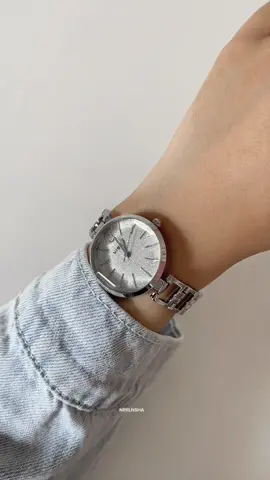 the accessory that everyone needs 🤍 #watches #silverwatches #jewelrylover #minimalistwatch 