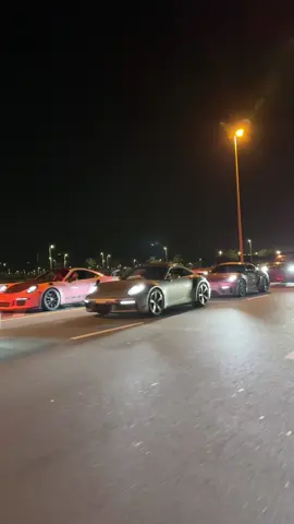 Dubai traffic 🥱 #supercars #dubaicars #ferrari #mclaren #porsche #dubai 