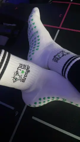 The cutest pilates socks ever!!!🤍🍸🫒  #pilates #reformerpilates #reformerworkout #pilatesootd #pilatesoutfit #pilabarre #fyp #remix 