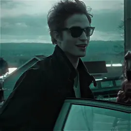 the beats in this song makes me confused #twilightsaga #edwardcullen #roberpattison #twilightedit 
