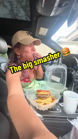 New menu the big smasher burger @chilisofficial #chilisorder #thebigsmasher #thebestburger 
