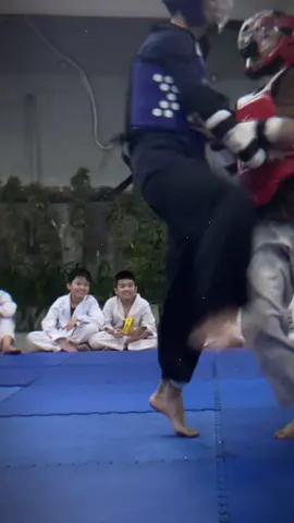 anh này dữ quá =))   #foryou #fypシ #taekwondo #viral 