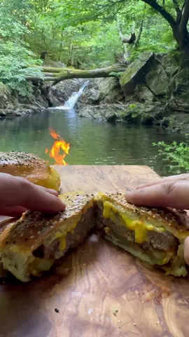 Satır Kıymalı Kapalı Hamburger 🍔🏕️ delicious closed hamburger  #outdoorcooking #camping #Outdoors #nature #food #cooking #asmr #foodvideos #hungry #cookingadventures #foodporn #doğadayaşam #asmr #asmrvideo #relax 