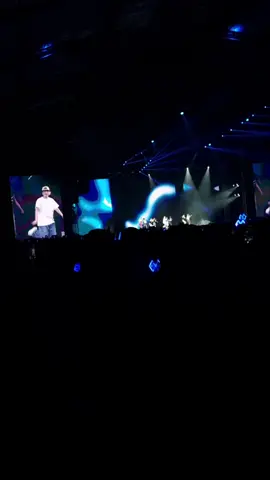 Baekhyun Paranoia Akhirnyaaaa Live depan mata wehhh #Baekhyun #lonsdaleite #Lonsdaleiteinjakarta #EXO 