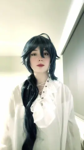 im so obsessed with this original video #kaeyacosplay #kaeyagenshinimpact #kaeya #kaeyaalberich #cosplay #genshin #genshincosplay #gcc #glasgow #glasgowcomiccon 