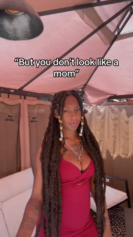 What does a “mom” look like ? 😂 #NoPrivacy #MentalHealth #ForYou #fypシ゚viral #fyp #funny#wlw #MomTok #MomsofTikTok 