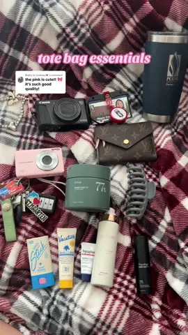 Replying to @Lindsey💌 it came so fast omg!! on my amazon store front #bagsmart #itgirl #pink #bag #ihavepurse #bagessentials #whatsinmybag #myfaves #musthave #amazonstorefront 